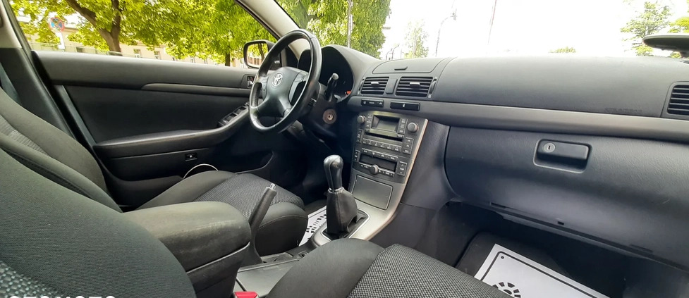 Toyota Avensis cena 19999 przebieg: 220000, rok produkcji 2008 z Złocieniec małe 781